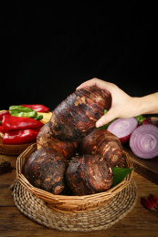 深底上的荔浦芋头