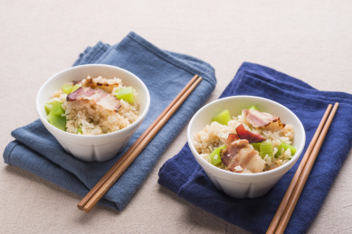 鲜香可口的土家烟熏腊肉莴笋焖饭