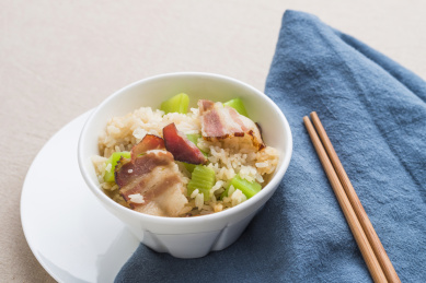 鲜香可口的土家烟熏腊肉莴笋焖饭