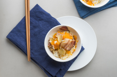 鲜香可口的土家烟熏腊肉焖南瓜饭