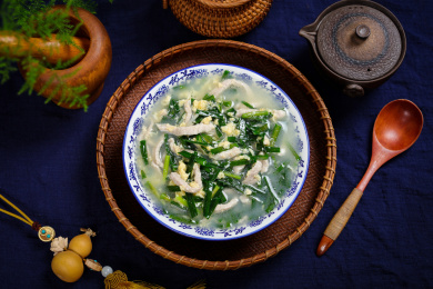 家常汤菜美食韭菜蛋花肉丝汤