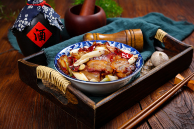 美味家常菜大葱炒腊五花肉