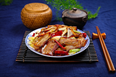 美味家常菜大葱炒腊五花肉