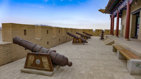 中国甘肃嘉峪关城墙上炮楼