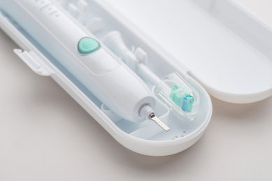 充电式智能电动牙刷和旅行包装