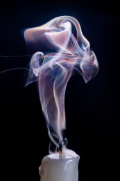 蜡烛熄灭的一瞬