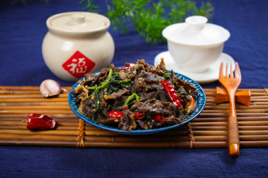 特色农家菜油炸薄荷牛干巴