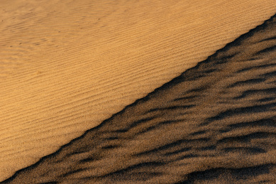 中国甘肃敦煌月牙泉风景区沙丘纹理特写