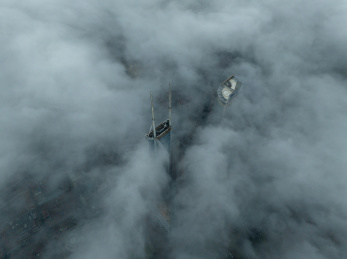 上海世贸广场平流雾航拍