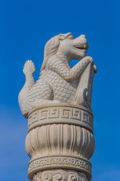 中国河南省濮阳市龙碑广场龙兽雕塑装饰建筑