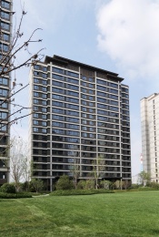 现代高层住宅南向人视角度照片