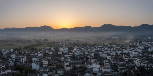 徽派古村古建筑马头墙晨曦