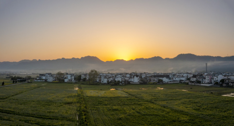 徽派古村古建筑马头墙晨曦