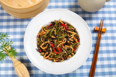 特色炒野菜肉丝炒蕨菜