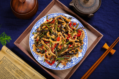 香辣美味家常菜蕨菜炒肉丝