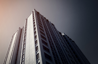 仰望城市中的高楼