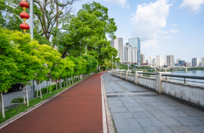 中国湖南株洲美丽的湘江步道风光