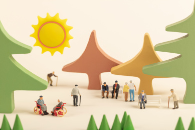 微缩创意养老院晒太阳的老年人