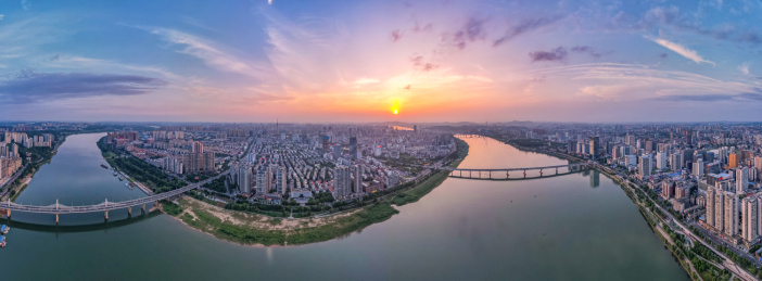 中国株洲一江两岸全景    