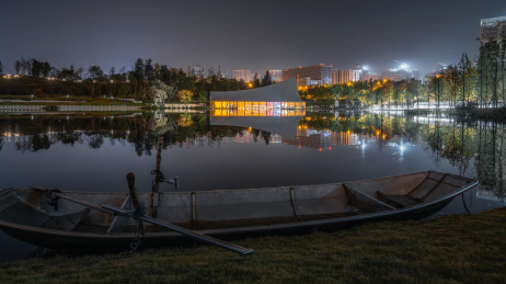 天府新区兴隆湖畔的夜景