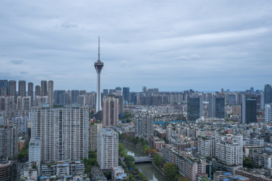 高耸入云的成都339电视塔