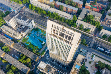 航拍郑州城市天际线树叶形状办公楼高楼大厦