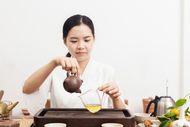 女士室内品茶