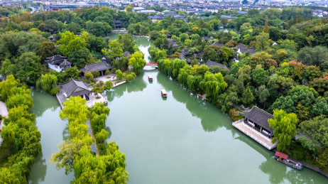 航拍扬州瘦西湖江南园林景观