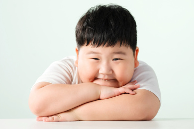可爱的肥胖小男孩