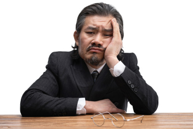 焦虑的商务中老年男人