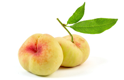 白色背景上的黄蟠桃