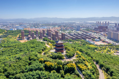 中国辽宁营口鲅鱼圈青龙山公园航拍