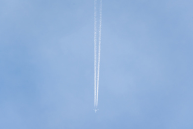 天空中的喷气飞机
