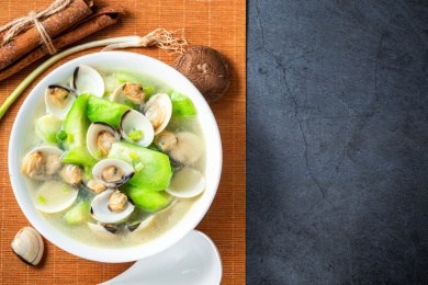 一碗美味的白贝丝瓜汤