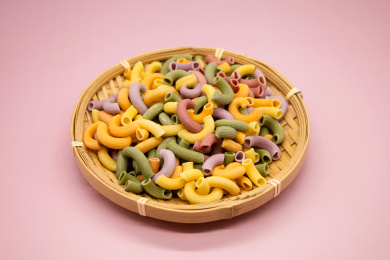 彩色蔬菜通心粉