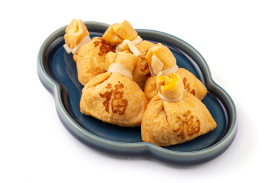 白底上的鱼子福袋