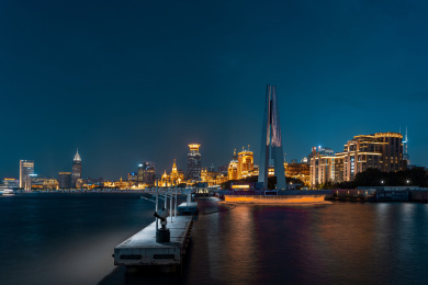 上海外滩人民英雄纪念碑夜景