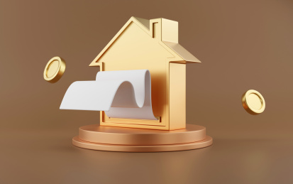 金色房子模型里吐出卷曲打印账单的纸