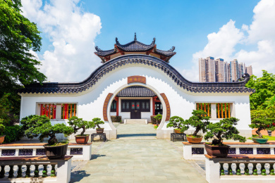 广州市花都湖国家湿地公园岭南园，月影通楼