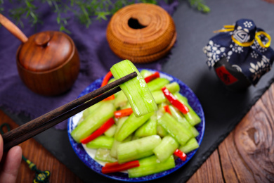 美味家常菜红辣椒炒丝瓜