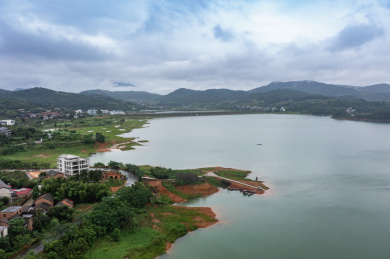 航拍湖南郴州市资兴市东江湖景区