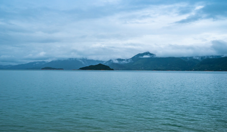 航拍湖南郴州市资兴市东江湖景区