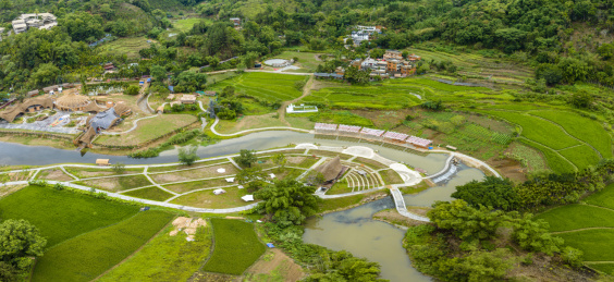 航拍海南五指山毛纳村