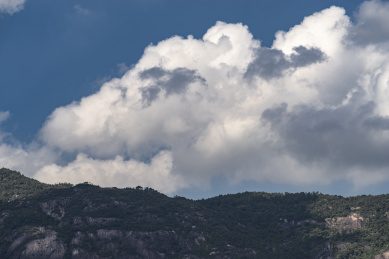 硕大的积雨云特写