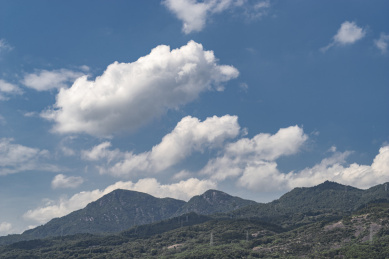 硕大的积雨云特写
