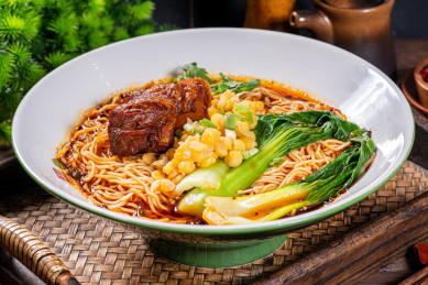 餐盘里的牛排面