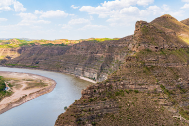 山西吕梁石楼县天下黄河第一湾