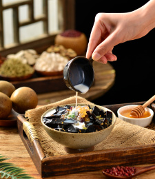 烧仙草龟苓膏