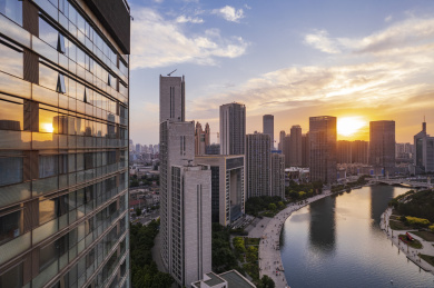 天津大沽桥海河沿岸城市建筑日落晚霞风光