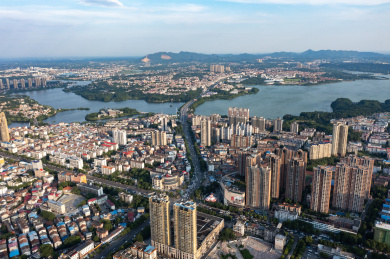 航拍湖南岳阳市城市景观
